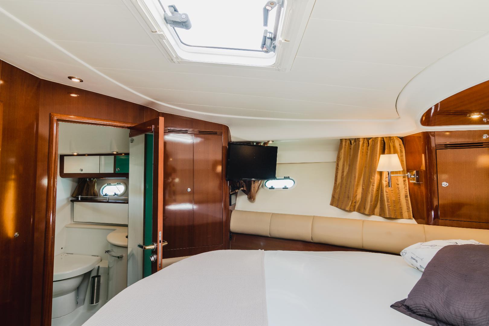 Jeanneau_Prestige_46_Fly_interior_commodore_yachting (11)